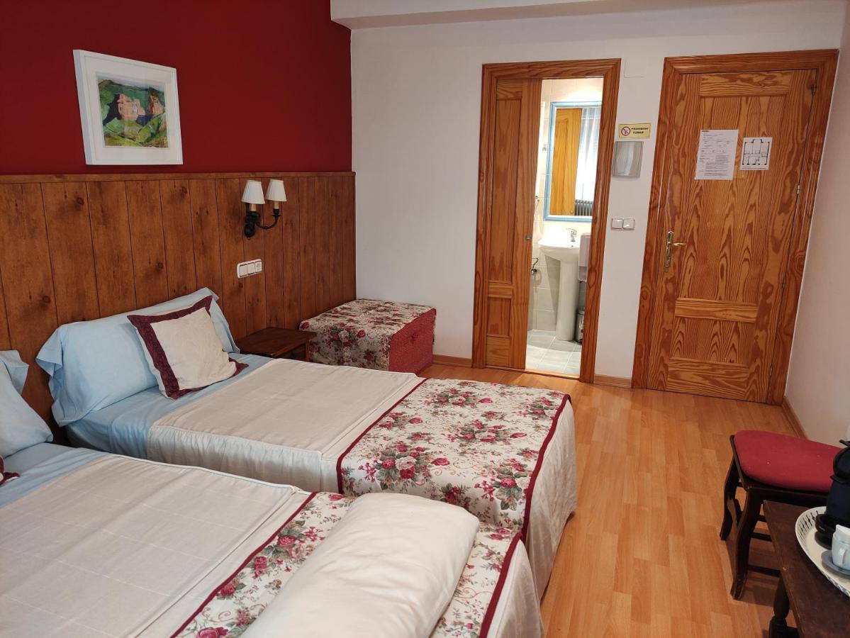 Hostal Escartin Sabiñánigo Eksteriør bilde