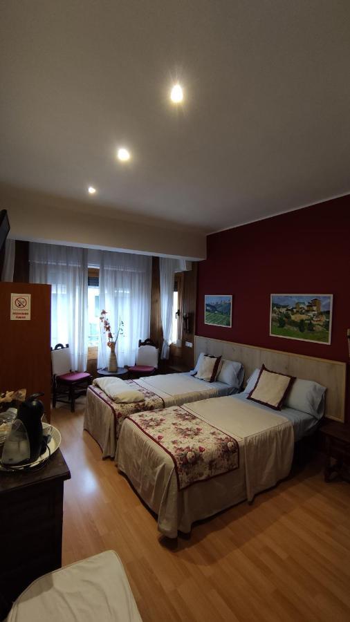 Hostal Escartin Sabiñánigo Eksteriør bilde