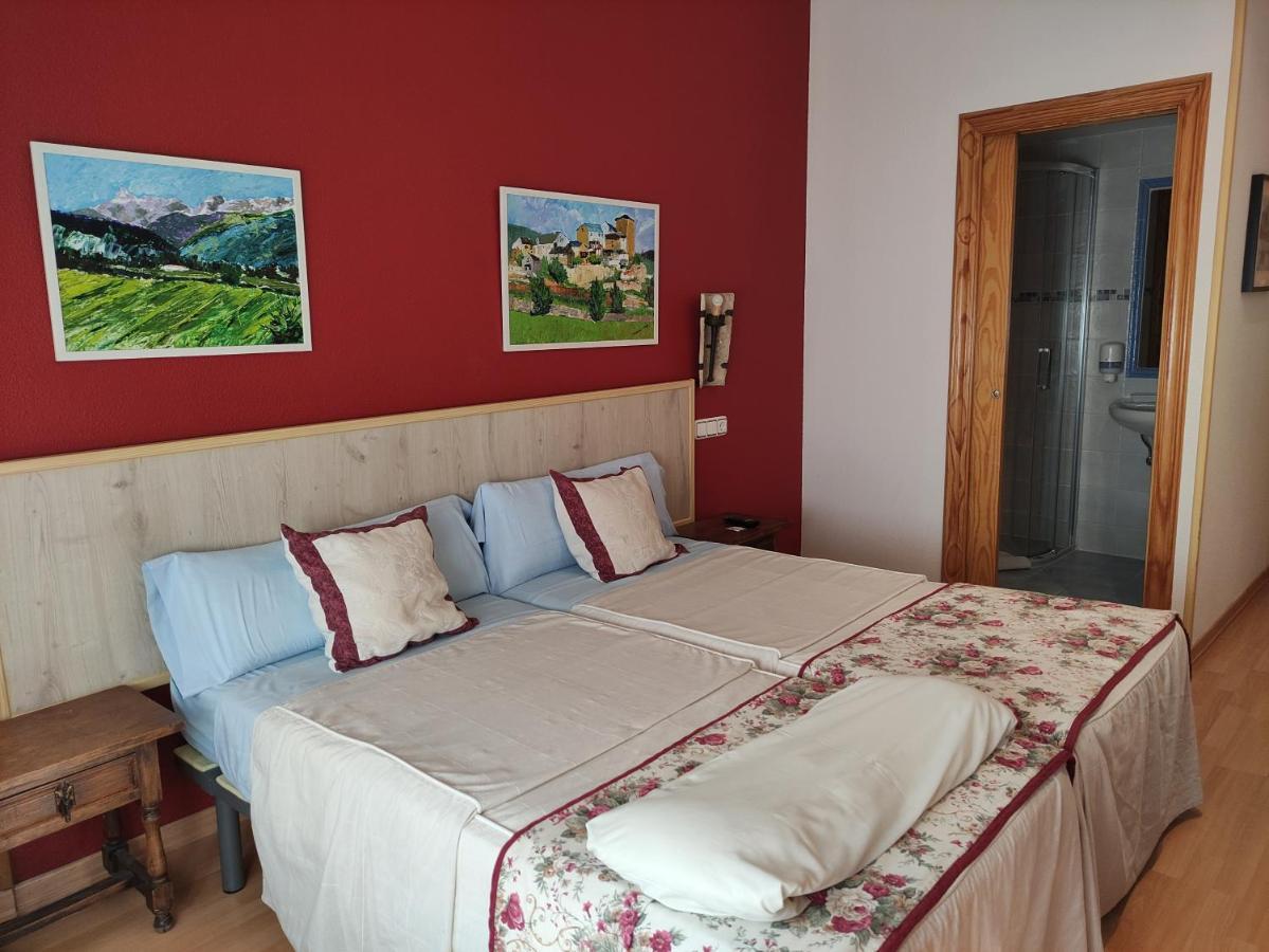 Hostal Escartin Sabiñánigo Eksteriør bilde