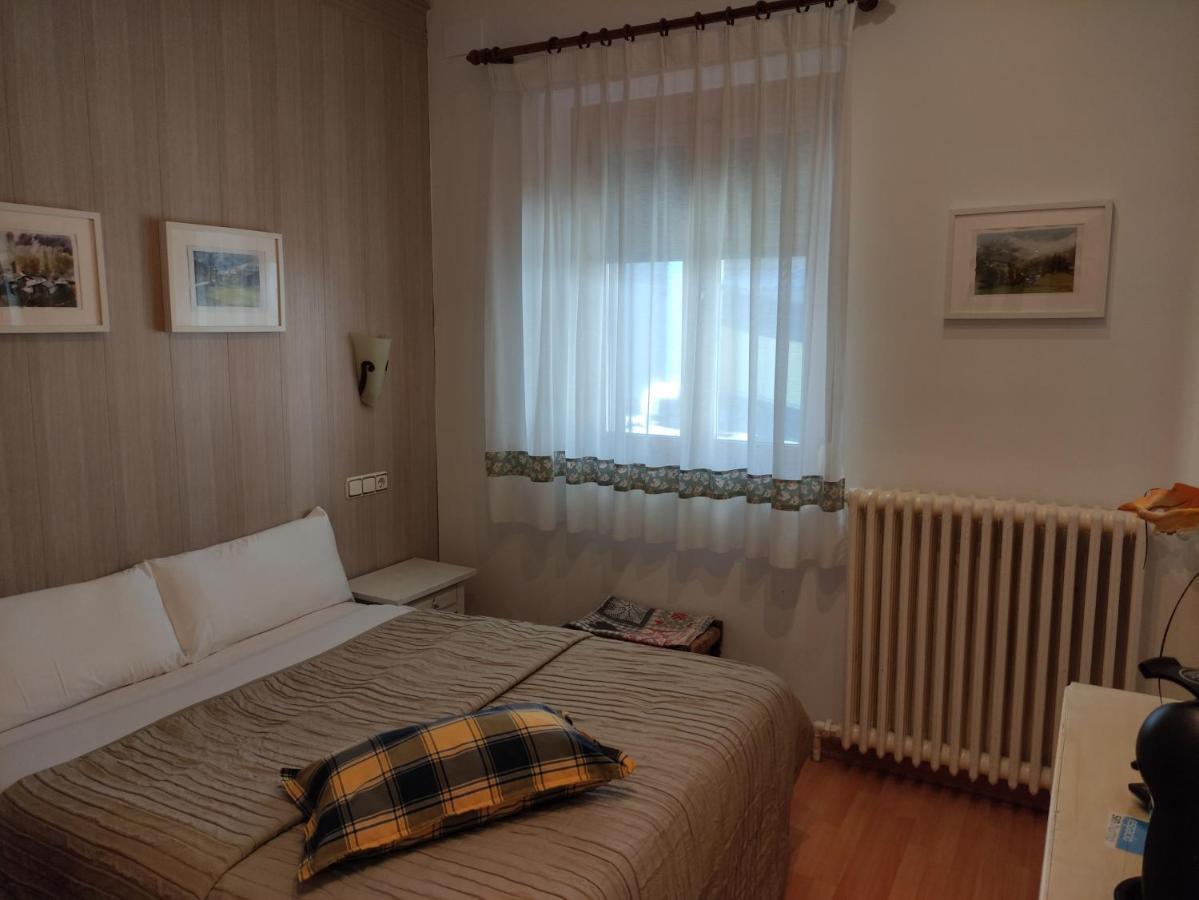 Hostal Escartin Sabiñánigo Eksteriør bilde